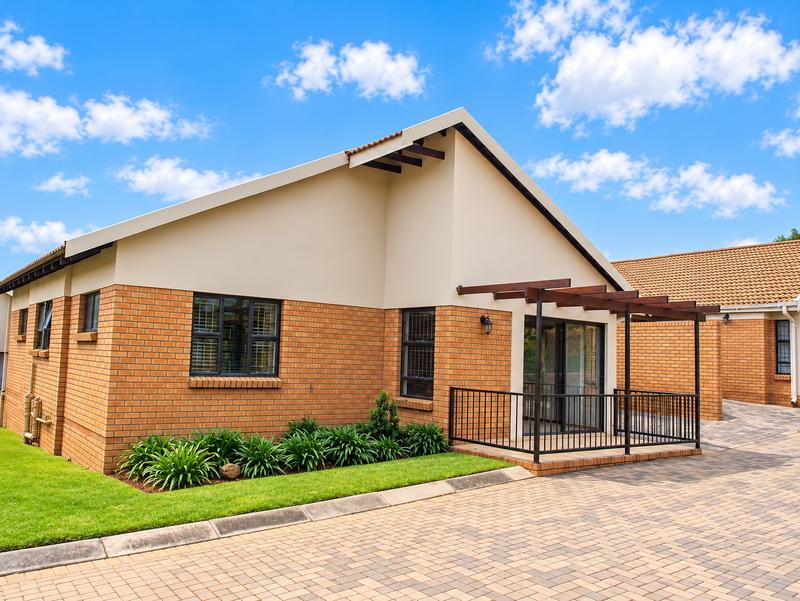 2 Bedroom Property for Sale in Langenhovenpark Free State